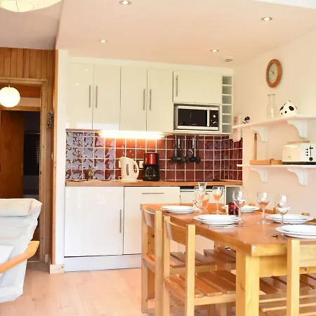 Cozy Pour 6 A Meribel, 2 Chambres, Parking, Proche Telesiege - Fr-1-180-573 Apartment *